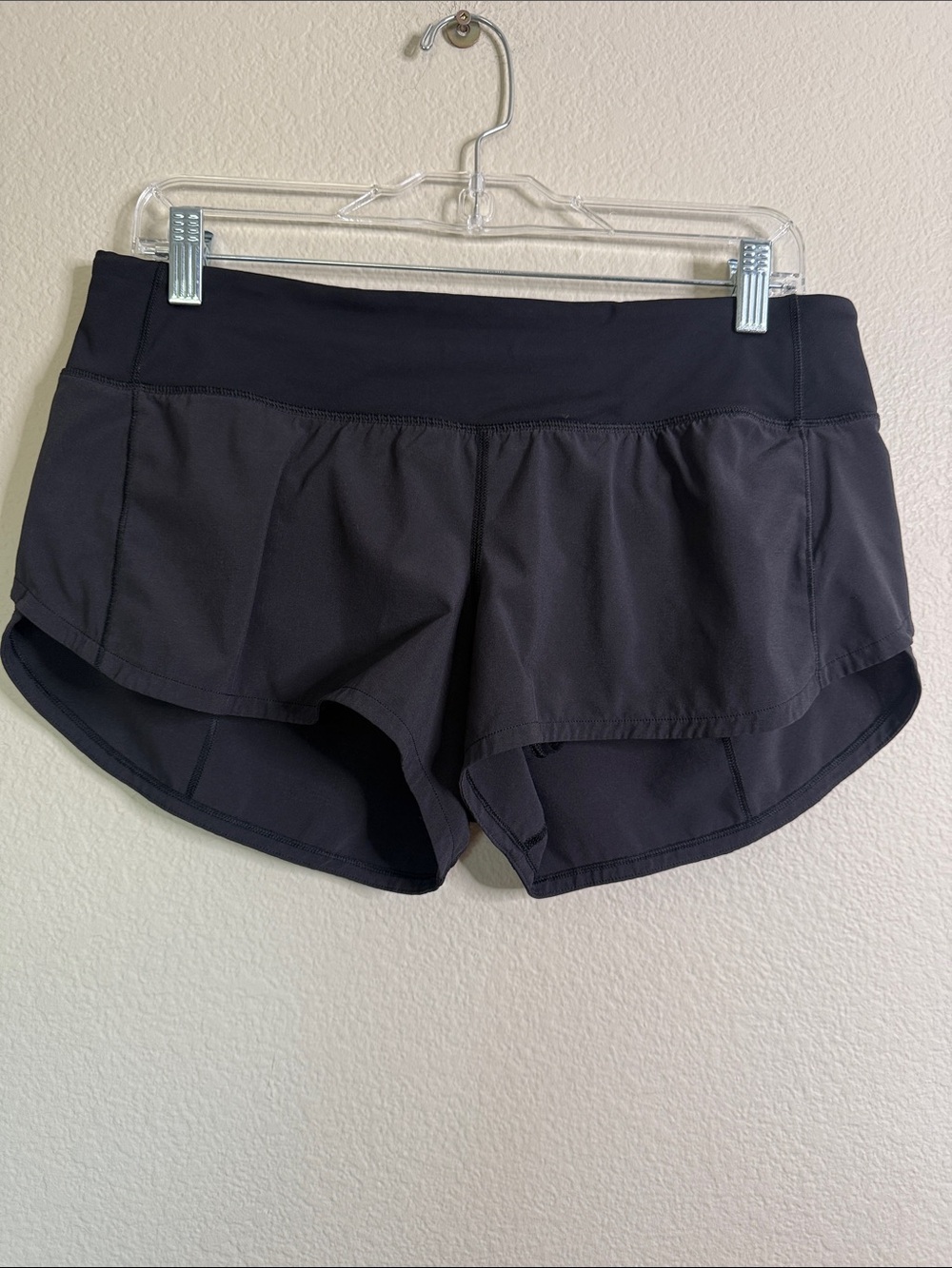 Lululemon Speed shorts women’s 8 regular EUC black